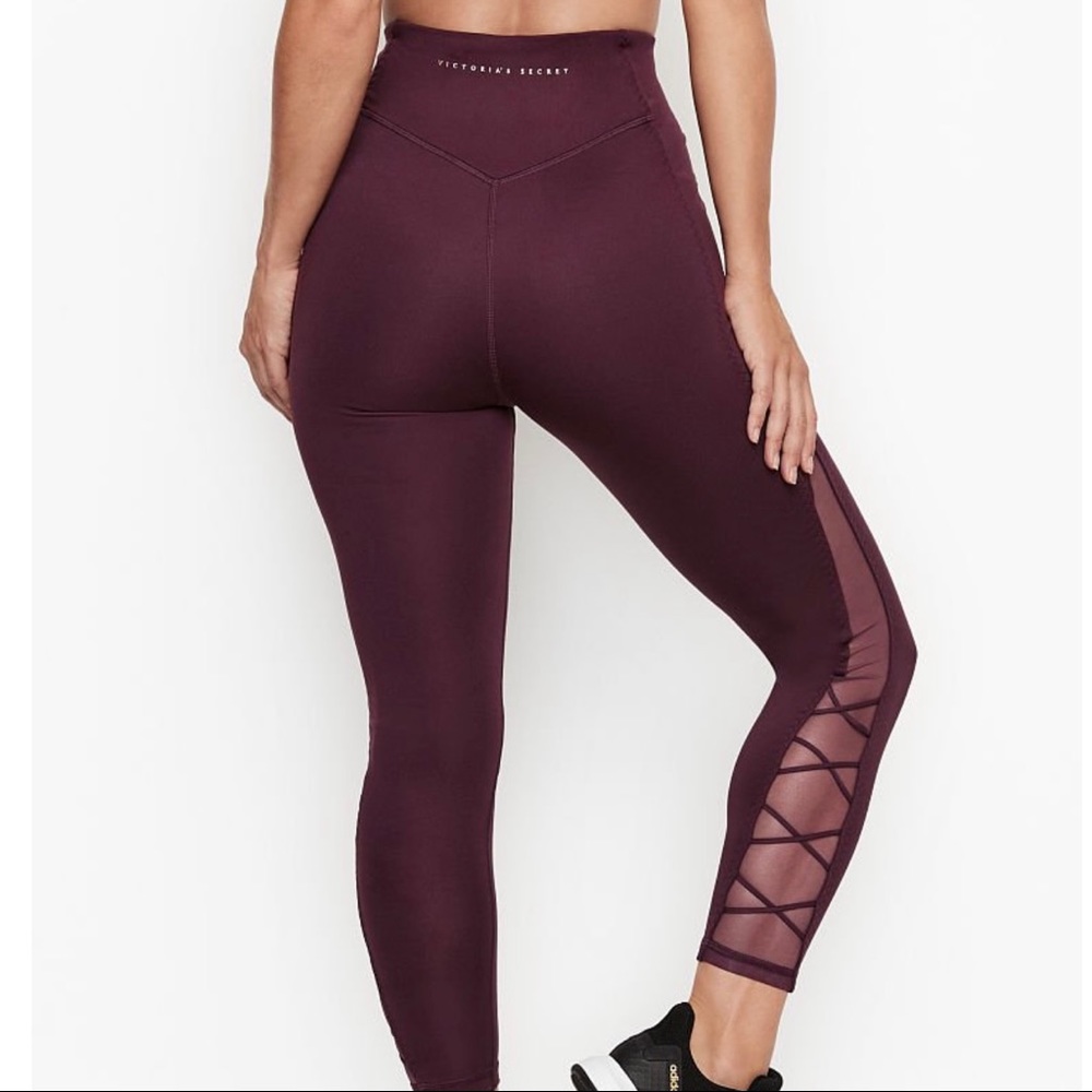 NWT Victoria’s Secret Incredible Essential Legging